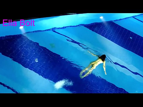 ❤️ Nu mă pot opri din privit, tânără blondă surprinsă înotând goală în piscina stațiunii ELLA BOLT ❤️   at ro.91sesex101.top